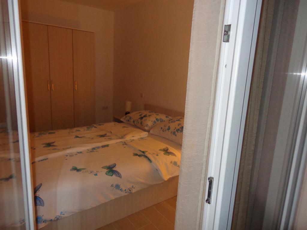 Villa Palas Apartments Rogoznica  Ngoại thất bức ảnh