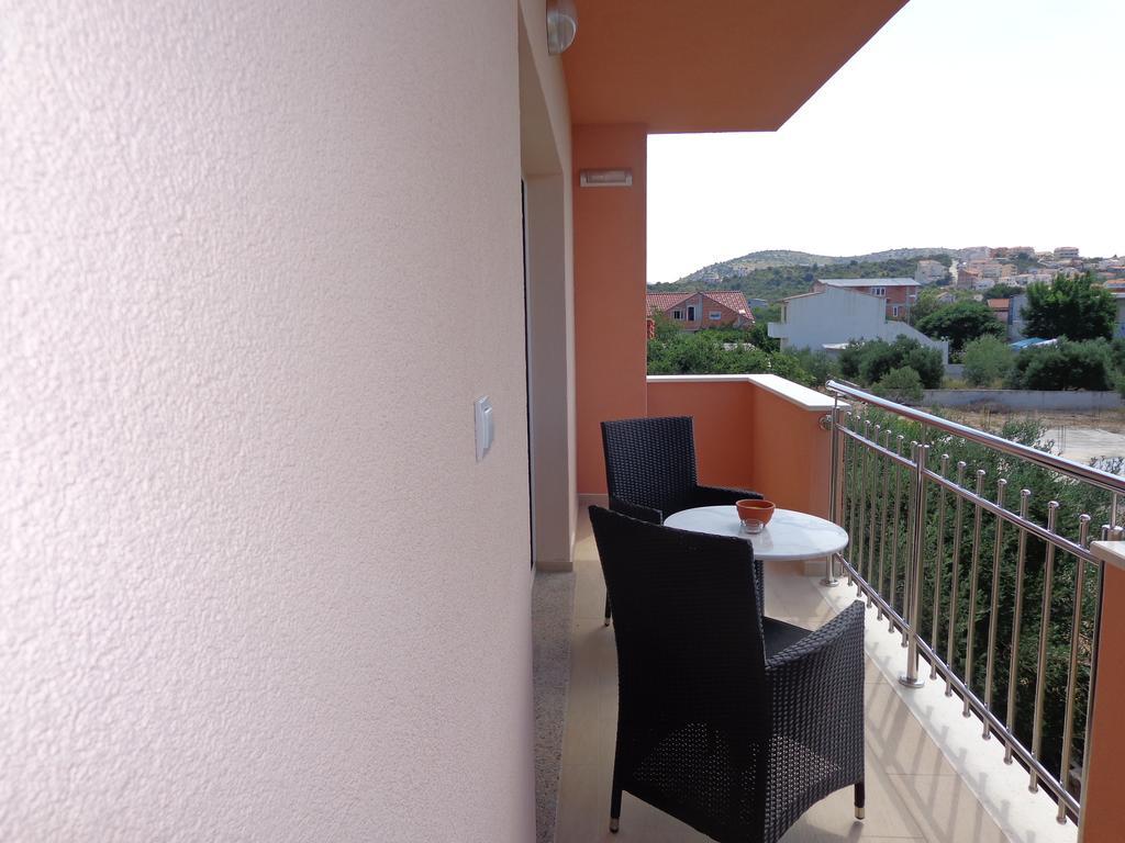 Villa Palas Apartments Rogoznica  Ngoại thất bức ảnh